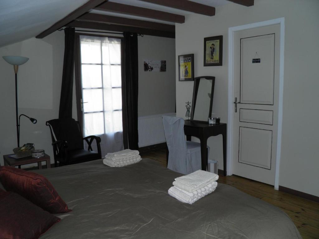 Chambres d'Hôtes La Vigneronne Senouillac Chambre photo
